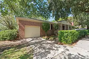 251 Bennett St, Mount Pleasant, SC 29464 - Photo 3