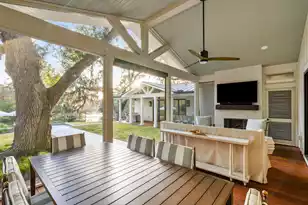 319 Hobcaw Dr, Mount Pleasant, SC 29464 - Photo 23