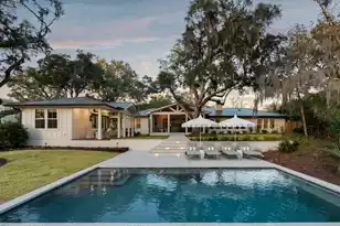 319 Hobcaw Dr, Mount Pleasant, SC 29464 - Photo 1