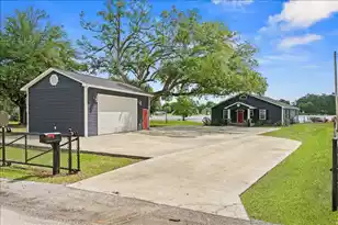 1317 Lakeview Dr, Manning, SC 29102 - Photo 9