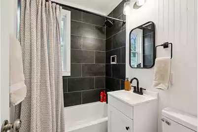 2712 Surrey E, North Charleston, SC 29405 - Photo 17