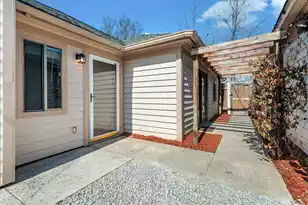 8687 Elsinore Ct, North Charleston, SC 29406 - Photo 5