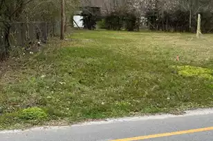 114 Magnolia St, Bonneau, SC 29431 - Photo 1