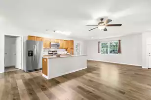 300 Logan Dr, Summerville, SC 29483 - Photo 7