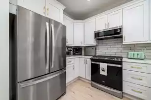 3571 Bagley Dr, Mount Pleasant, SC 29466 - Photo 7