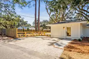 2608 Boyer St, Beaufort, SC 29902 - Photo 11