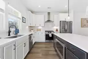 639 Laurel Street N, Summerville, SC 29483 - Photo 5