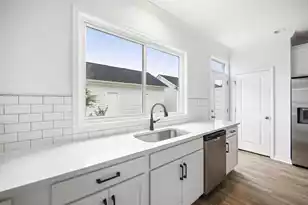 762 Blueway Ave, Summerville, SC 29486 - Photo 5