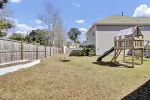 3889 Sawmill Ct, Mount Pleasant, SC 29429 - Photo 9