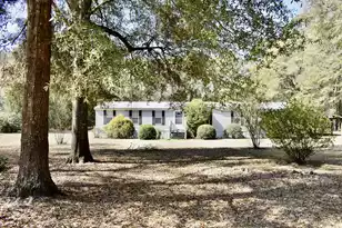 1135 Birch Dr, Summerton, SC 29148 - Photo 1