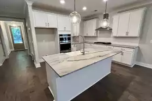 710 Spark St, Mount Pleasant, SC 29464 - Photo 7