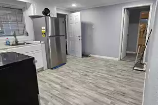 850 Hampton St, Elloree, SC 29047 - Photo 9