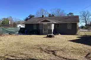 850 Hampton St, Elloree, SC 29047 - Photo 3