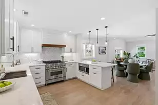 303 Woodland Shores Rd, Charleston, SC 29412 - Photo 13