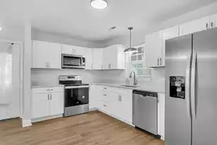 738 Spark St, Mount Pleasant, SC 29464 - Photo 7