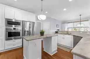 199 Oak Point Landing Dr, Mount Pleasant, SC 29464 - Photo 11