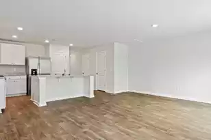 909 Long Blf Rd, Summerville, SC 29486 - Photo 19