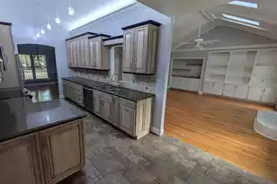 304 Woodland Dr, Summerville, SC 29485 - Photo 5