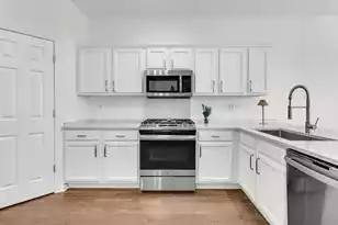 2447 Bergeron Way, Mount Pleasant, SC 29466 - Photo 9