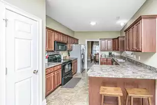 1409 Bloomingdale Ln, Mount Pleasant, SC 29466 - Photo 9