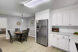 212 Thames Ave, Summerville, SC 29485 - Photo 15