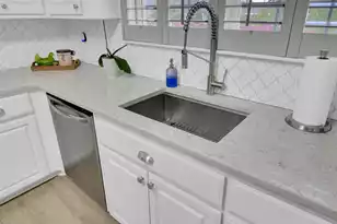 212 Thames Ave, Summerville, SC 29485 - Photo 19