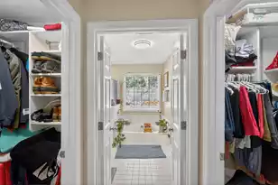 733 Woodland Pointe Pl, Mount Pleasant, SC 29464 - Photo 15