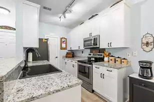 1675 Camfield Ln, Mount Pleasant, SC 29466 - Photo 9