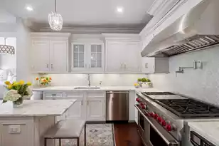 2 Laurens St #4D, Charleston, SC 29401 - Photo 5