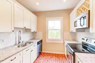 65 Vanderhorst St #J, Charleston, SC 29403 - Photo 7