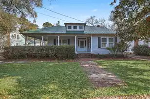 427 Carn St, Walterboro, SC 29488 - Photo 1
