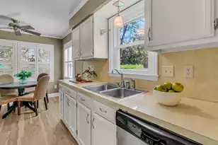 931 Night Heron Dr, Mount Pleasant, SC 29464 - Photo 9