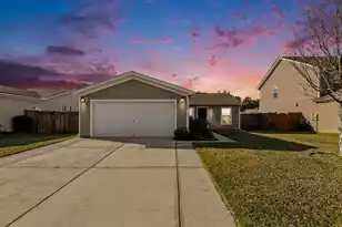 607 Grassy Hill Rd, Summerville, SC 29483 - Photo 1