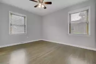 8045 Nantuckett Ave, North Charleston, SC 29420 - Photo 9