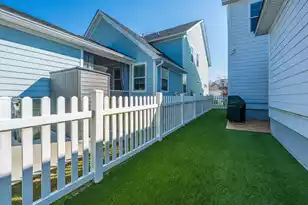 1073 Oak Bluff Ave, Charleston, SC 29492 - Photo 15