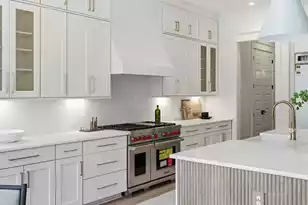 832 McCants Dr, Mount Pleasant, SC 29464 - Photo 11