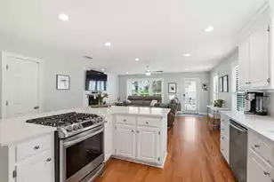 2178 Hartfords Bluff Ln, Mount Pleasant, SC 29466 - Photo 15