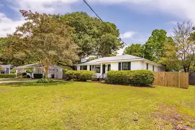 1496 Hindman Avenue, Mount Pleasant, SC 29464 - Photo 3