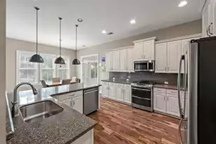 1466 Hollenberg Ln, Mount Pleasant, SC 29466 - Photo 17