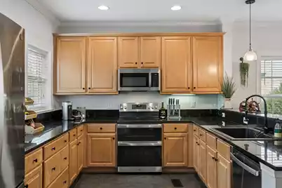 241 Etiwan Pointe Drive #Unit 117-1, Mount Pleasant, SC 29464 - Photo 3