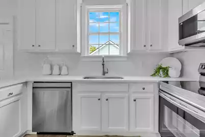 204 Hydrangea Street, Summerville, SC 29483 - Photo 9