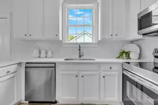 204 Hydrangea St, Summerville, SC 29483 - Photo 9