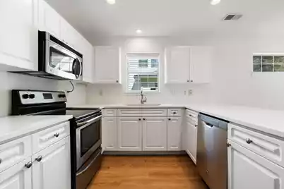 3076 Queensgate Way, Mount Pleasant, SC 29466 - Photo 7