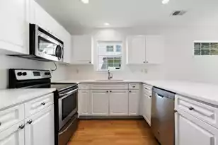 3076 Queensgate Way, Mount Pleasant, SC 29466 - Photo 7