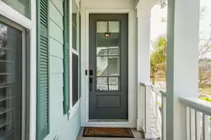 1630 Prince Edward St, Mount Pleasant, SC 29466 - Photo 5