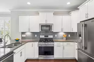 1630 Prince Edward St, Mount Pleasant, SC 29466 - Photo 13