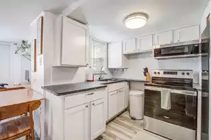 65 Vanderhorst St #B, Charleston, SC 29403 - Photo 9