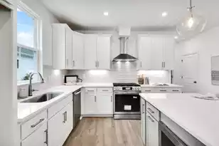 785 Blueway Ave, Summerville, SC 29486 - Photo 11