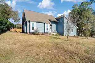 302 Santee Dr, Santee, SC 29142 - Photo 3