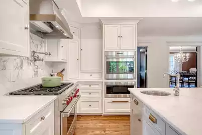 299 Hobcaw Drive, Mount Pleasant, SC 29464 - Photo 9